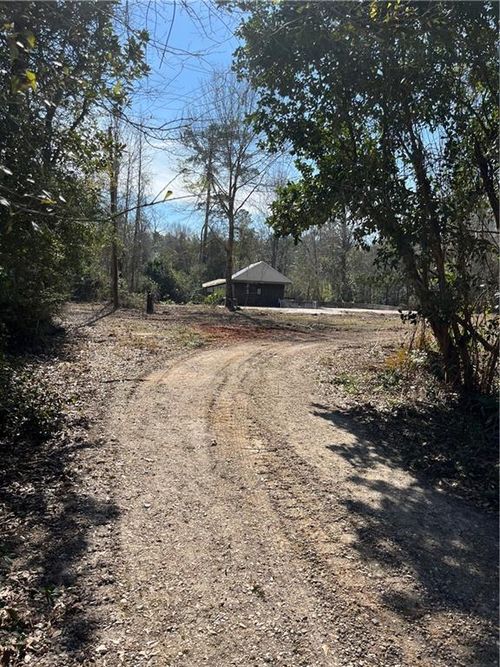 17806 Lane Rd, Bogalusa, LA, 70427-8330 | Card Image