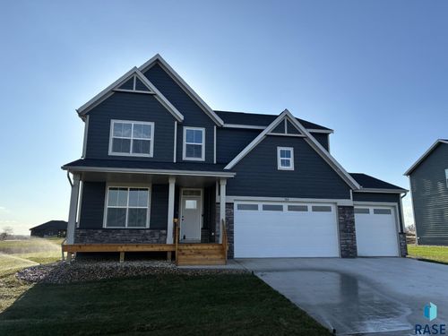 909 S Country Club Ave, Brandon, SD, 57005-6722 | Card Image