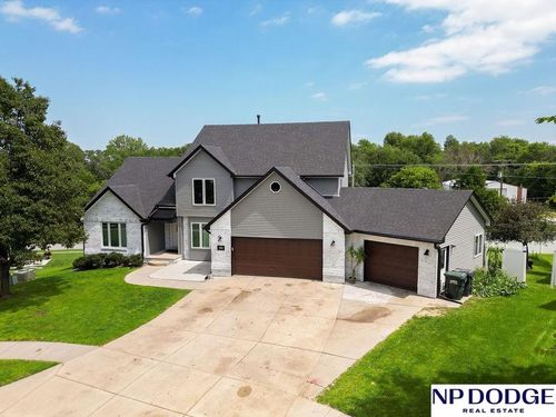 1021 Mary Beth Cir, Blair, NE, 68008-2716 | Card Image