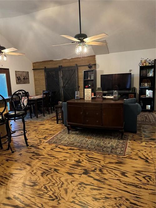 521 E Davis St, Tipton, OK, 73570 | Card Image