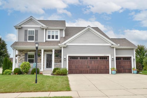 1835 Windrush Dr, Grafton, WI, 53024-9104 | Card Image