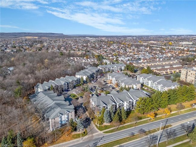 212 - 2030 Cleaver Ave, House attached with 2 bedrooms, 1 bathrooms and 1 parking in Burlington ON | Image 24