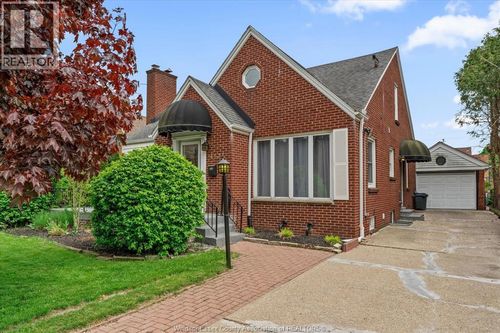 lower-unit-4531 Pleasant Pl, Windsor, ON, N8Y2E9 | Card Image