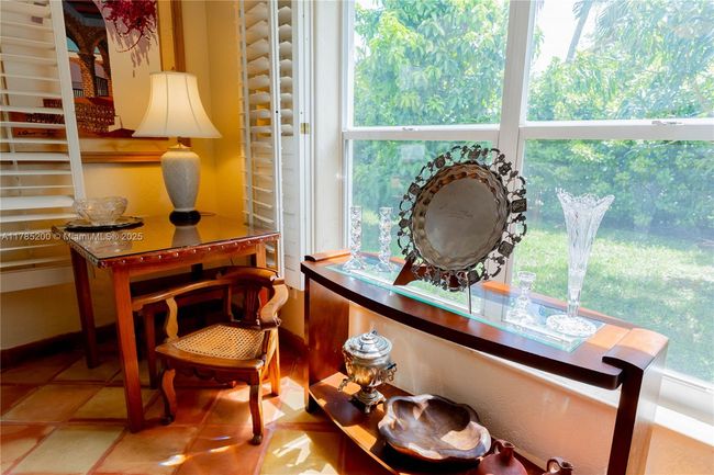 8001 Sw 133 Rd St, House other with 3 bedrooms, 3 bathrooms and null parking in Pinecrest FL | Image 9
