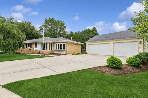 200 E Park Ave, Bloomingdale, IL, 60108-1152 | Card Image