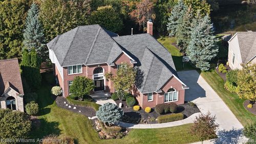 25872 Cheyenne Dr, Novi, MI, 48374-2363 | Card Image