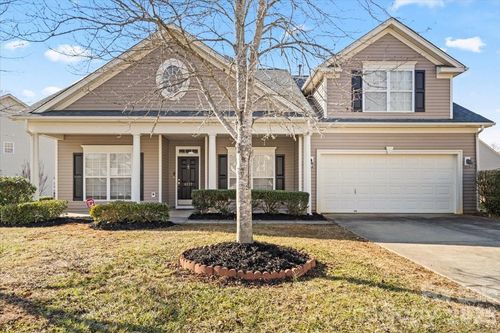 8227 Four Sisters Ln, Charlotte, NC, 28215-8916 | Card Image