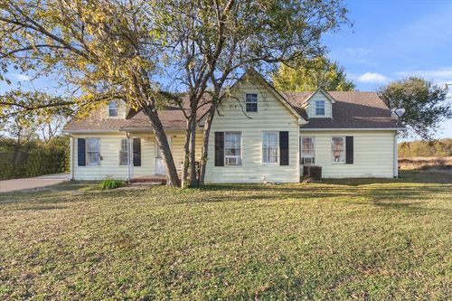 1601 E Texas Ave, Mart, TX, 76664-1556 | Card Image