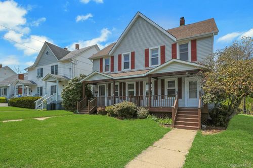 22-22 Firth St, Cornwall, NY, 12518-1222 | Card Image