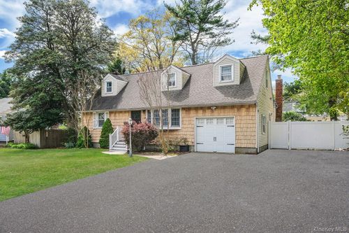 118 Foster Rd, Ronkonkoma, NY, 11779-4339 | Card Image