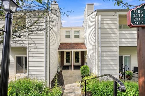 2109 Kenzie Dr, Pittsburgh, PA, 15205-9426 | Card Image