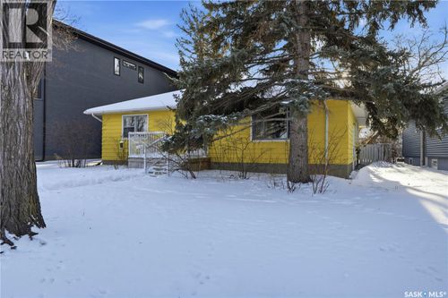 3921 Qu'Appelle Dr, Regina, SK, S4S0E1 | Card Image