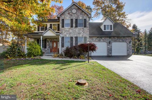 642 Eric Dr, SHIPPENSBURG, PA, 17257-8404 | Card Image