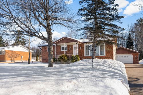 1224 B Line Rd, Pembroke, ON, K8A6W8 | Card Image