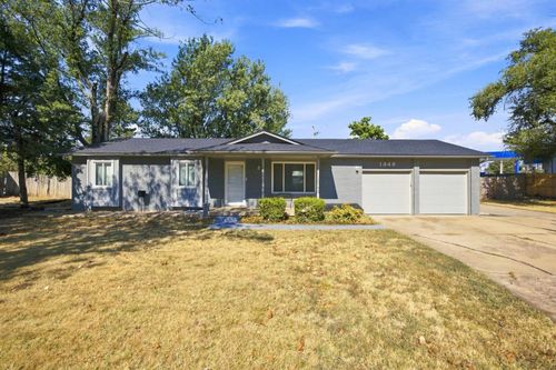 1349 N Summitlawn St, Wichita, KS, 67212-2950 | Card Image