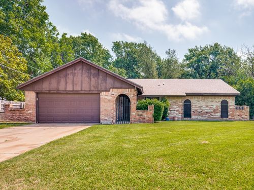 809 S Ridgeway Dr, Cleburne, TX, 76033-6149 | Card Image
