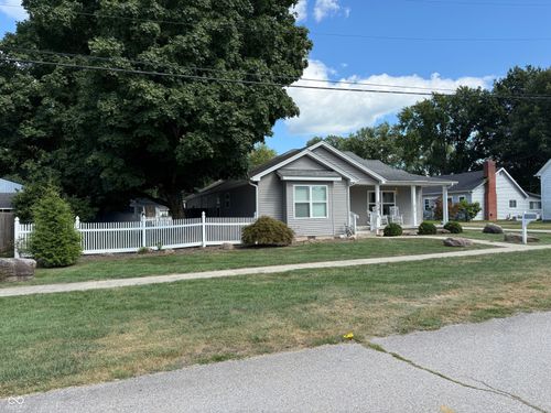 219 S Vine St, Thorntown, IN, 46071-1255 | Card Image