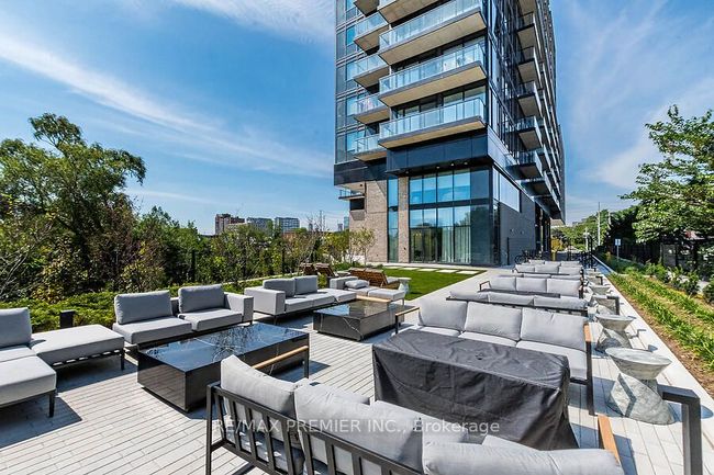 1620 - 86 Dundas St E, Condo with 2 bedrooms, 2 bathrooms and null parking in Mississauga ON | Image 23
