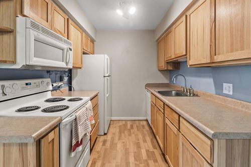 apt-210-7318 W 22nd St, Saint Louis Park, MN, 55426-2739 | Card Image