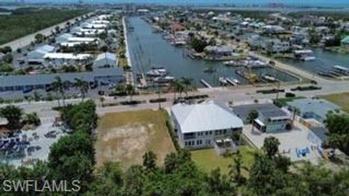 12070 Siesta Dr, Fort Myers Beach, FL, 33931-2327 | Card Image