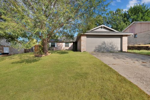 813 Panay Way Dr, Fort Worth, TX, 76108-4024 | Card Image
