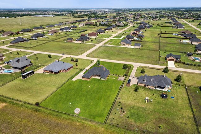 Aerial perspective of suburban area | Image 38