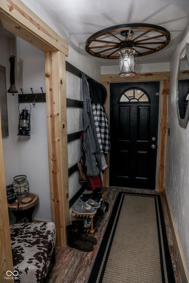 view of entrance foyer | Image 18