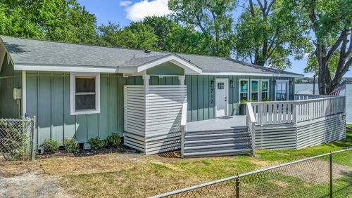 712 W Lake Dr, Weatherford, TX, 76087-8115 | Card Image
