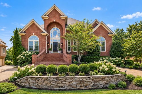 5215 Country Club Dr, Brentwood, TN, 37027-5175 | Card Image