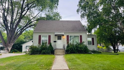 1236 S 104th St, West Allis, WI, 53214-2559 | Card Image