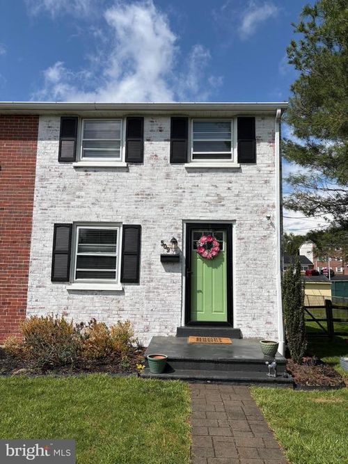 509 D St, KENNETT SQUARE, PA, 19348-3209 | Card Image