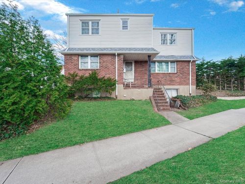 252-15 Horace Harding Expy, Little Neck, NY, 11362-1814 | Card Image