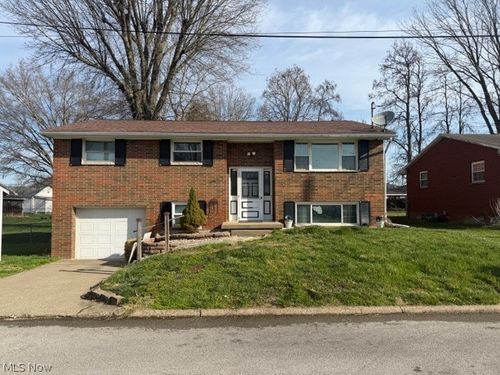 2111 Indiana Street, Parkersburg, WV, 26101 | Card Image