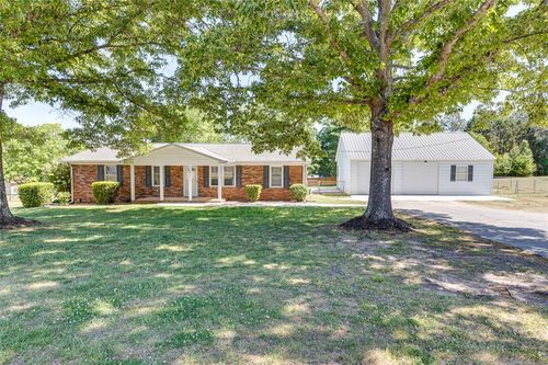 805 Pelzer Highway, Easley, SC, 29642 | Card Image