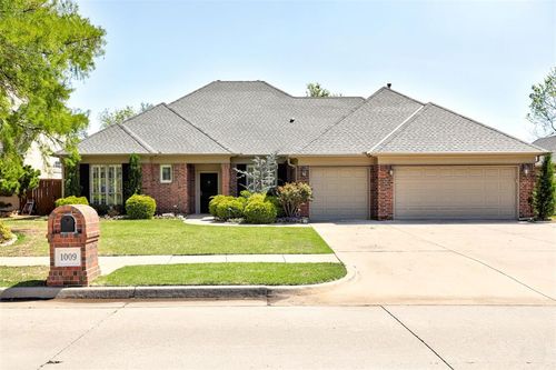 1009 Parkside Road, Norman, OK, 73072 | Card Image