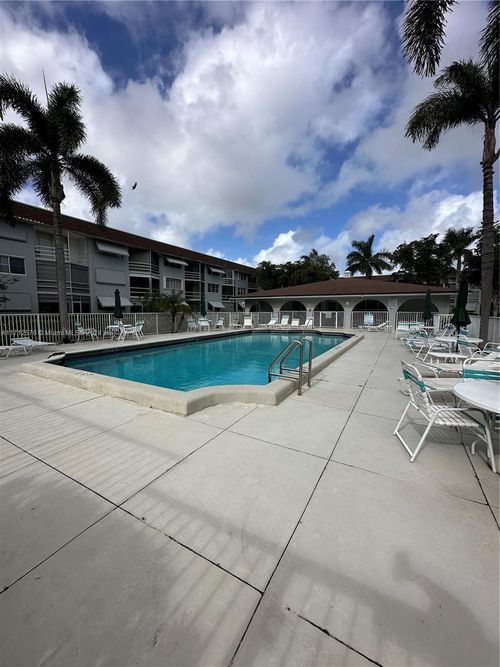 202-400 Se 10th St, Deerfield Beach, FL, 33441 | Card Image