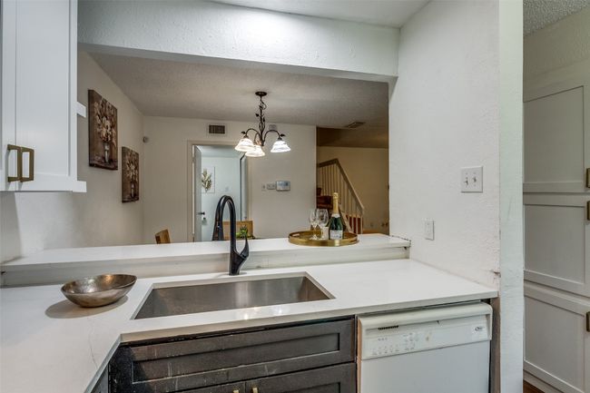 APT-6B - 5626 Preston Oaks Rd, Condo with 2 bedrooms, 2 bathrooms and null parking in Dallas TX | Image 9