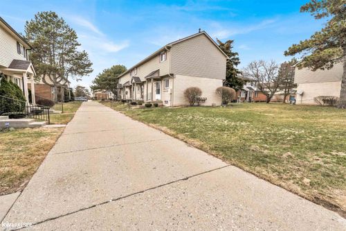 2216 Orchard Crest Street, Shelby Charter Township, MI, 48317 | Card Image