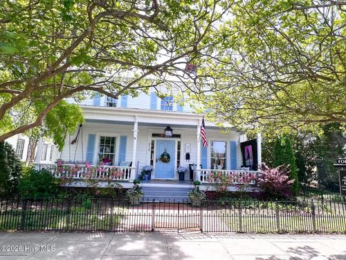 219 Pollock St, New Bern, NC, 28560-4942 | Card Image