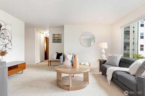 apt-208-12300 28th Ave Ne, Seattle, WA, 98125-5419 | Card Image