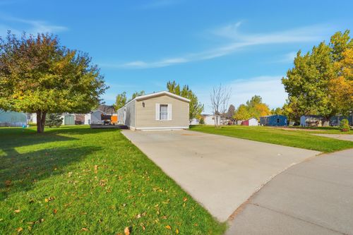 1013 Roughlock Ln, Spearfish, SD, 57783-8618 | Card Image