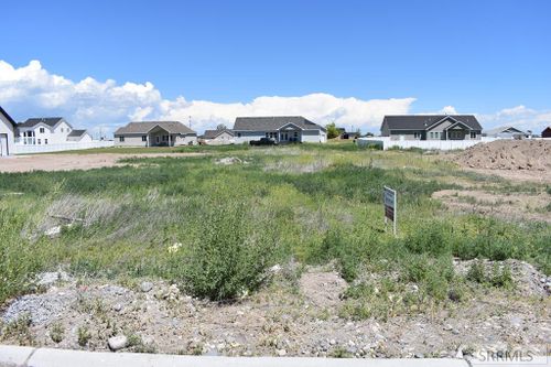 563 Arches St, Shelley, ID, 83274 | Card Image