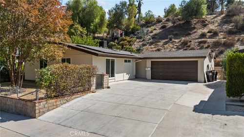 18816 Darter Dr, Canyon Country, CA, 91351-2947 | Card Image