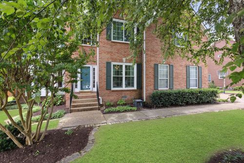 320 Dandridge Dr, Franklin, TN, 37067-8402 | Card Image