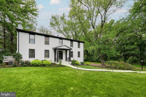 11318 Vale Rd, OAKTON, VA, 22124-1301 | Card Image