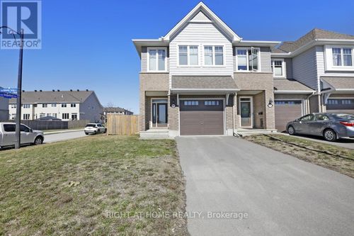 895 Antonio Farley Street, Ottawa, ON, K1K2Z1 | Card Image