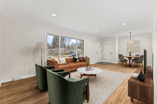 1895 Shryer Ave W, Roseville, MN, 55113-5413 | Card Image