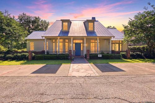 907 Carter Ave, Baton Rouge, LA, 70806-7702 | Card Image