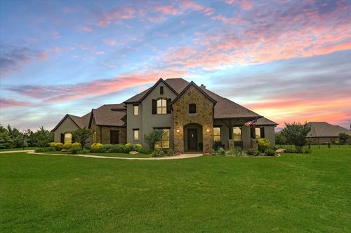 106 Rattler Way, Fort Worth, TX, 76126-6060 | Card Image
