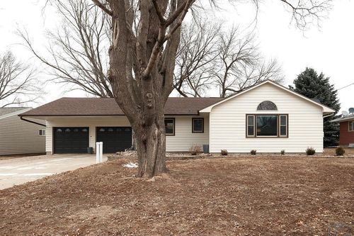 205 Pine St, Hospers, IA, 51238-7733 | Card Image